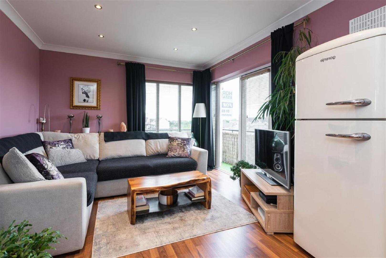 Flat Isaac Apartment London